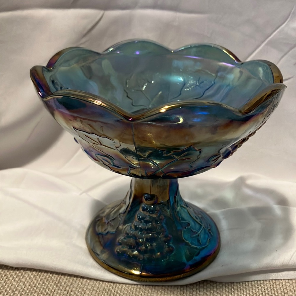 Lovely vintage blu carnival glass small 4”-4.5” circle candle holder or can use